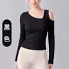 Camiseta de manga larga para mujer para yoga con cuello asimétrico y diseño hueco, nueva camiseta básica ajustada de otoño sin hombros, top de Pilates para mujer