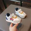 Moda para Niños 2026 Otoño Nuevo Diseño de Tenis de Bloques de Color Modernos, Zapatos Versátiles Diarios para Bebés Niñas Estilo Forrest Gump