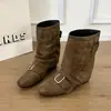 Botas de tacón alto estilo europeo y americano, con hebilla de gamuza, punta fina y corte bootcut, nuevas botas de jinete de moda Otoño/Invierno 2026
