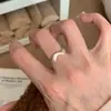 Anillo de Plata de Ley S925 con Patrón de Ola y Diamantes Brillantes, Estilo Vintage, Lujo Ligero, Estilo Old Money a la Moda y Diseño Único Apilable