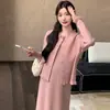Ropa de maternidad otoño e invierno nuevo estilo conjunto de dos piezas de punto cárdigan chaleco vestido volantes color arroz dos colores cobertura de barriga ajuste ceñido para salir