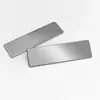En stock insignia de acero inoxidable espejo insignia de empleado de metal insignia de trabajo número de trabajo nombre marca pin insignia magnética venta al por mayor