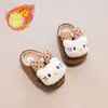 Chinelos Casuais Versáteis para Mulheres 2026 Outono/Inverno Novo Estilo Moda Fofo Desenho Animado Gatinho Chinelos Peludos Fechados para Mulheres