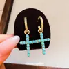Nuevos pendientes de estilo europeo y americano con aguja de plata y detalles de diamantes en forma de cruz C, pendientes de diseño único, modernos y versátiles para el uso diario