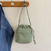 Nova Chegada Listrado Veludo Casual Lona Bolsa de Ombro Estilo Coreano Crossbody Feminino Balde Bolsa Artística Vintage Cordão Mulheres