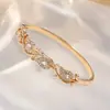 Pulsera de Hoja con Diamantes Completos de Nuevo Estilo Lujoso Ligero Transfronteriza para Mujer, Diseño de Nicho, Joyería de Moda y Versátil para el Viaje Diario