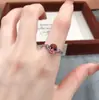 Anel Oval Laranja em Pó Pedra Principal Folha Floral Diamante Acentuado para Mulheres Luxo Leve Retro Banquete Diário Temperamento Joia Decorativa para Mãos Femininas