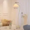 Lámpara de Pie Estilo Escandinavo Dormitorio Lámpara de Piso Retro Crema Dormitorio Mesita de Noche Control Remoto Inteligente 110-240V