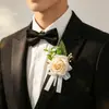 Ramillete de muñeca para novia, con rosas artificiales y tul blanco, perfecto para las damas de honor y sus grupos como decoración de muñeca