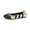 Sapatos Mary Jane Estampados Estilo Retrô Francês Weiwei Lady 955-5 para Mulheres, Bico Redondo Estilo Ballet Baixo Sapatos de Vovó