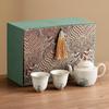 Tetera de cerámica pintada a mano con dos tazas talladas en pila de fábrica, juego de té de kung fu de alta calidad, caja de regalo