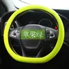 Adecuado para cubierta de volante Toyota patrón lichi cubierta protectora de silicona imitación cuero patrón de corrosión cubierta de manija venta al por mayor de fábrica