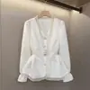 Camisa de manga comprida para mulheres, novo modelo primavera e outono 2026, blusa chique e bonita, acinturada, elegante top de decote V estilo francês para mulheres