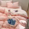 Juego de cuatro piezas de tela cepillada 100% algodón, diseño de patchwork bordado, diseño de manzana pequeña, sábana bajera de algodón puro, ropa de cama tamaño individual para dormitorios estudiantiles