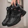 Sapatos masculinos de cano alto, com sola grossa e tamanho grande para o outono, adequados para trabalho ao ar livre, em estilo britânico, projetados como botas Martin, para uso casual, caminhada e proporcionando resistência ao escorregamento, ideais para trabalho e segurança industrial
