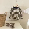 Camiseta de Manga Larga Rayada Gruesa para Niños Estilo Primavera y Otoño Algodón Puro Cuello Redondo Prenda Exterior Superior Camiseta Versátil de Capa Base para Bebé