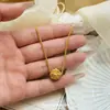 Colar Flor Dourada para Mulheres, Acessório de Luxo de Alto Padrão de Nicho, Corrente Exquisita para Clavícula, Novo Estilo Chinês, Aço Titânio, Não Desbota