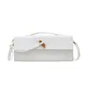 Bolsas Atacadistas Transfronteiriças para Mulheres 2025 Nova Bolsa de Ombro Tecida de Couro Macio Bolsa de Festa Bolsa Baguete Medieval Bolsa Transversal Portátil