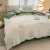 Juego de ropa de cama fresco y sencillo de cuatro piezas cuidadosamente seleccionado, funda de edredón de verano, juego de tres piezas para dormitorio de estudiante, ropa de cama de dibujos animados de una pieza