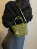 Bolsa de ombro altamente estilosa e espaçosa, portátil e versátil para sair, bolsa de axila feminina 2026, bolsa tote simples e elegante para o dia a dia
