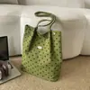 Bolsa de veludo cotelê minimalista e versátil estilo retrô transfronteiriça, nova coleção outono 2026, bolsa de ombro estilosa e texturizada