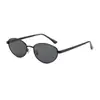 Moda Europea y Americana Gafas de Sol Sencillas con Montura Ovalada Retro Metal Versátiles para Mujer Gafas de Calle de Alta Gama Modernas