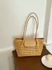 Bolso de Hombro Cruzado con Patrón Tejido de Nicho para Mujer 2026 Nuevo Verano Moda de Alta Gama Tendencia Bolso Tipo Cesta de un Solo Hombro