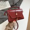 Cinturón de Cuero Retro de Color Sólido Lujo Ligero 2026 Nuevo Estilo Bolso de Hombro Casual Simple y Elegante Bolso Cruzado Pequeño Cuadrado para Mujer