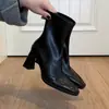 Botines de tacón alto estilo británico para mujer Botas adelgazantes de tacón grueso Botines cortos Otoño Invierno 2026 Nuevo estilo Botas Martin Punta cuadrada Botas individuales Retro