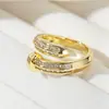 Anillo Cruzado Nuevo Lujo Intersectante Forma de Uña Moda Diseño de Alto Nivel con Brillo Incrustaciones de Pedrería Anillo de Dedo Abierto Ajustable Joyería para Mano