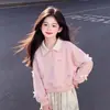 Conjunto de Dos Piezas para Niñas 2026 Primavera y Otoño: Top Dulce con Retazos Combinado con Pantalones Casuales de Diseño Vintage - Atuendo de Moda