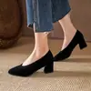 Zapatos de trabajo de gamuza negra para mujer, nuevo modelo otoño 2026, tacones altos de punta cuadrada, cómodos para estar de pie mucho tiempo, zapatos profesionales para mujer