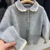 Ropa Infantil Coreana Ropa de Otoño para Niñas Coreanas 2025 Nueva Moda para Niñas Pequeñas Cardigan de Punto Dulce con Cuello de Muñeca