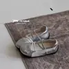 Sapatos de Princesa para Meninas 2026 Primavera e Outono Estilo Coreano Sapatos de Couro Macios para Crianças Slip-On Moda Bebê Sapatilhas Tendência