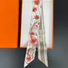 Pañuelo de Seda Twill de Hangzhou Pequeño Largo Nueva Letra Moda Combinable Banda para el Cabello Pañuelo Estilo Occidental Decorativo Combinación Camisa
