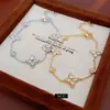 Pulsera de Flor Estrella de Circonio Electrochapada en Oro Real Pulsera Simple Versátil de Alta Gama Nicho Lujo Ligero Exquisita Joyería de Mano para Mujer