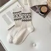 Meias femininas de outono e inverno estilo floresta com estampa floral de desenho animado, na altura da panturrilha, meias de algodão com fio mesclado vintage, meias estilo japonês artísticas macias e aconchegantes estilo slouch