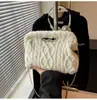 Bolso de Mujer de Nicho, Minimalista y de Moda, Nuevo Estilo Otoño e Invierno 2025, Bolso de Hilo Trenzado Tejido a Mano, Bolso Tejido a Mano