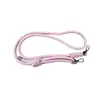 El fabricante produce cordones para teléfonos móviles, cadenas para teléfonos móviles tejidas a mano, correas de muñeca antipérdida y admite personalización