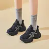 Zapatos de Papá de Influencer Europeos para Mujer Tendencia Ins 2025 Otoño Nuevos Zapatillas Gruesas de Moda Coreana