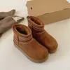 Botas de neve femininas com veludo plus, grossas, antiderrapantes, solado grosso, novo estilo 2026, para inverno, com aumento de altura, estilo retro nordeste, quentes, de algodão