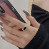 Anel Quadrado de Diamante Negro Anel de Dedo com Corrente Feminino Design de Nicho Personalidade High Fashion Dedo 2024 Anel para Amantes