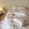 Romántico Set Francés de Algodón Cepillado 100S de Cuatro Piezas Flores Pequeñas Bordado de Toalla Ribete de Encaje Funda Nórdica Cálido Otoño e Invierno