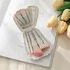Set de 5 Piezas de Espejo con Carcasa Suave y Brochas de Maquillaje de Cerdas Suaves con Diseño de Almacenamiento, Portátil para Viaje, Brochas para Sombra de Ojos, Polvo y Rubor