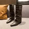 Elegantes botas de caballero retro estilo coreano con remaches para mujer 2026, elegantes botas ajustadas para primavera y otoño, botas de plataforma, botas hasta la pantorrilla