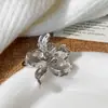 Anillo Abierto Irregular de Flor de Lujo Ligero, Moderno y de Gama Alta, Exquisito y Personalizado de Nicho, Anillo Versátil de Cobre Chapado en Oro Real