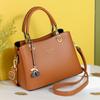 S8829 Bolsa Simples Europeia e Americana 2022 Nova Bolsa de Mulher de Meia-idade Couro Macio Bolsa de Mãe Bolsa Transversal de Ombro de Três Camadas