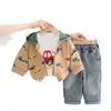 Nuevo Conjunto de Ropa Otoñal para Niños Estilo Coreano, Ropa Elegante para Bebés para Primavera y Otoño, Atractivo Conjunto de Tres Piezas con Diseño de Coche Estampado Completo