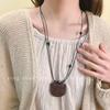 Mini collar de media luna de gamuza con decoraciones, diseño exquisito, colgante para llevar apilado, cadena que combina con todo, nuevo estilo