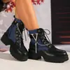 Botines para personas petite para aumentar la altura, botas de motocicleta de suela gruesa estilo callejero, nuevo estilo Primavera/Otoño 2026, Dr con detalle de cadena. Botas Martens para mujer, negras
